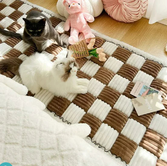 Plush Checkered Bedside Pet Mat