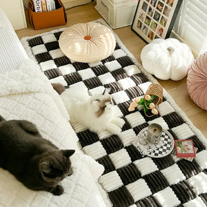 Plush Checkered Bedside Pet Mat