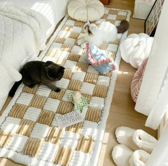 Plush Checkered Bedside Pet Mat